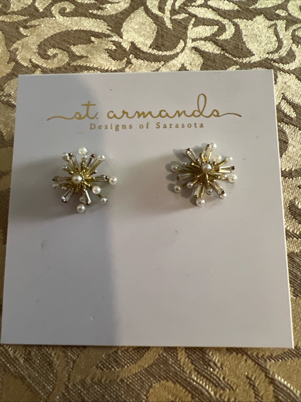 St. Armands Designs Stud  Earrings  Gold Tone Starburst  Motif Fashion